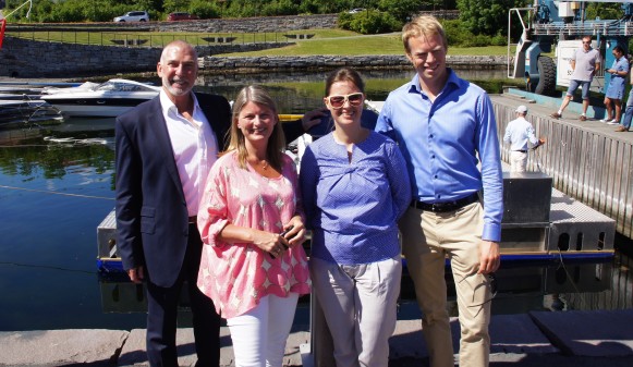 Fra venstre: Richard Hussey (Brunell MCS), Lene Conradi (ordfører Asker), Ingrid Lomelde (WWF) og Mikael Alvén (adm. direktør i Drive-in Boatwash)